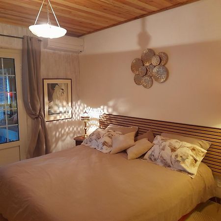 Bed and Breakfast Le Val Rambaud Сен-Дени Экстерьер фото